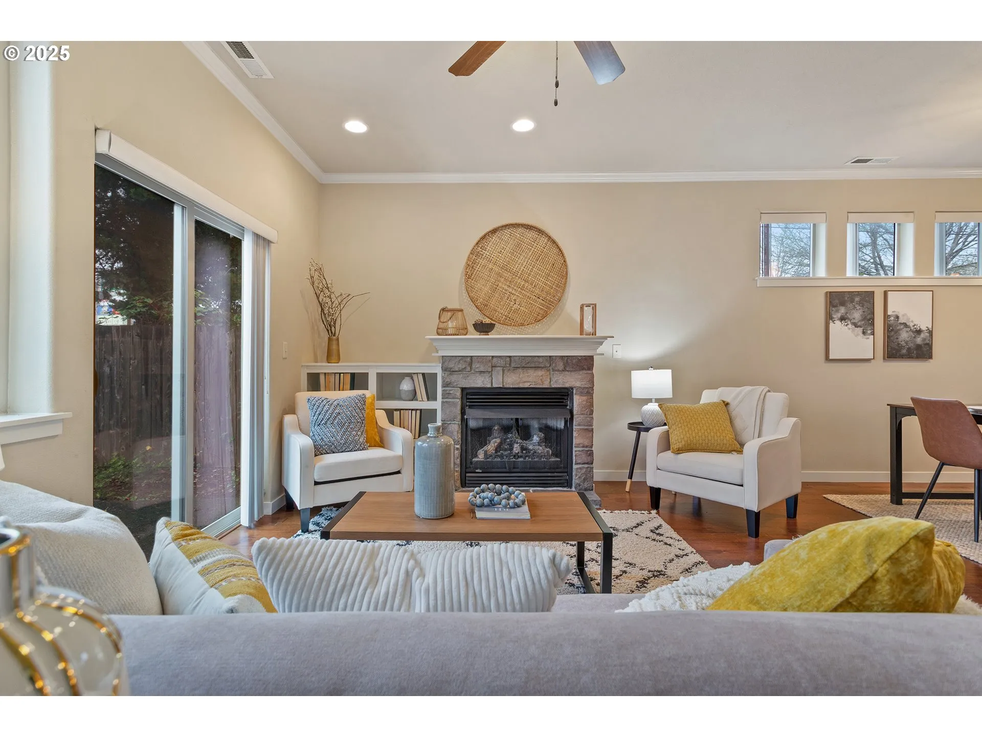 Living Room-Fireplace