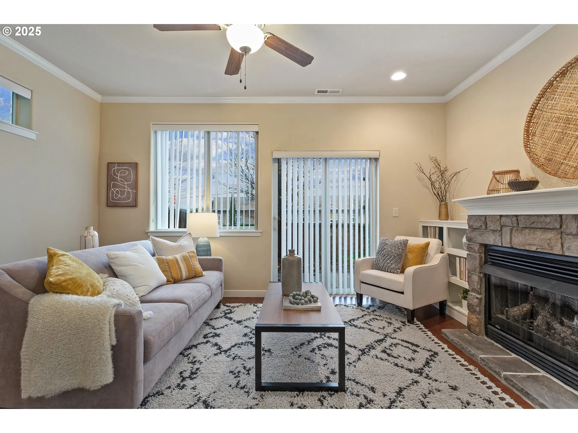 Living Room-Fireplace