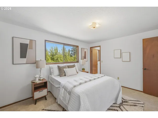 Bedroom, Primary