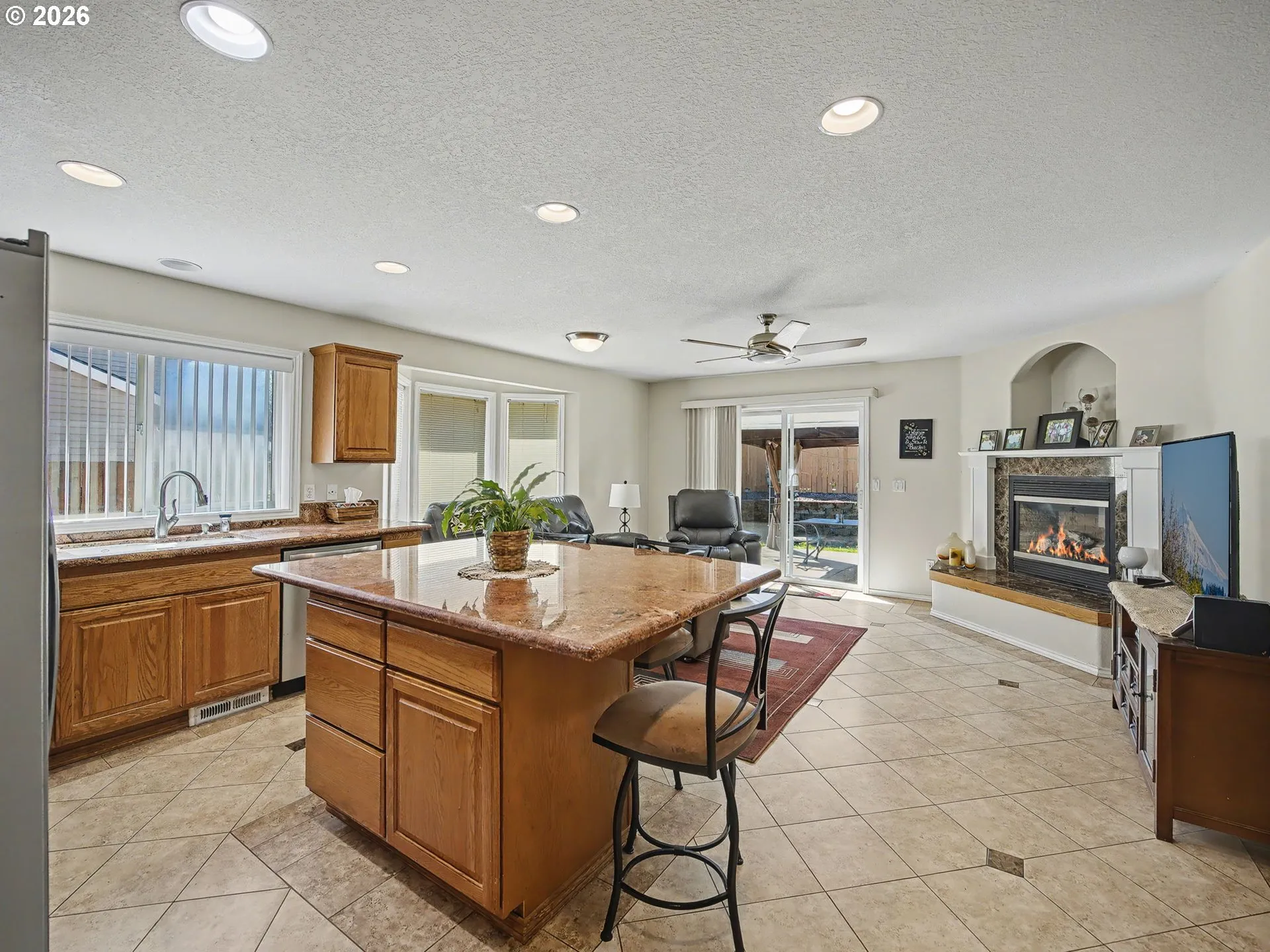 Kitchen/Family Room-Island