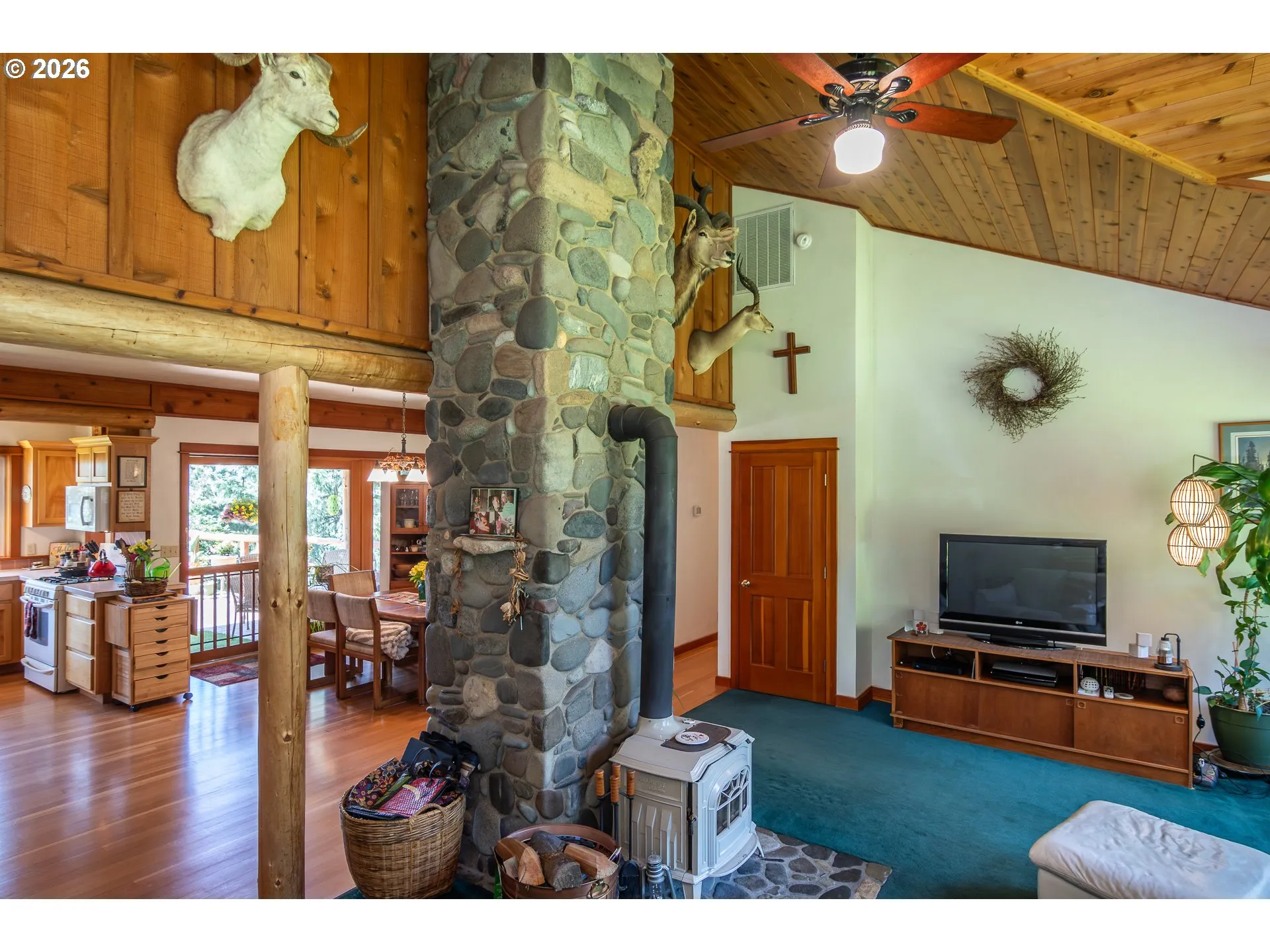 Living Room-Fireplace