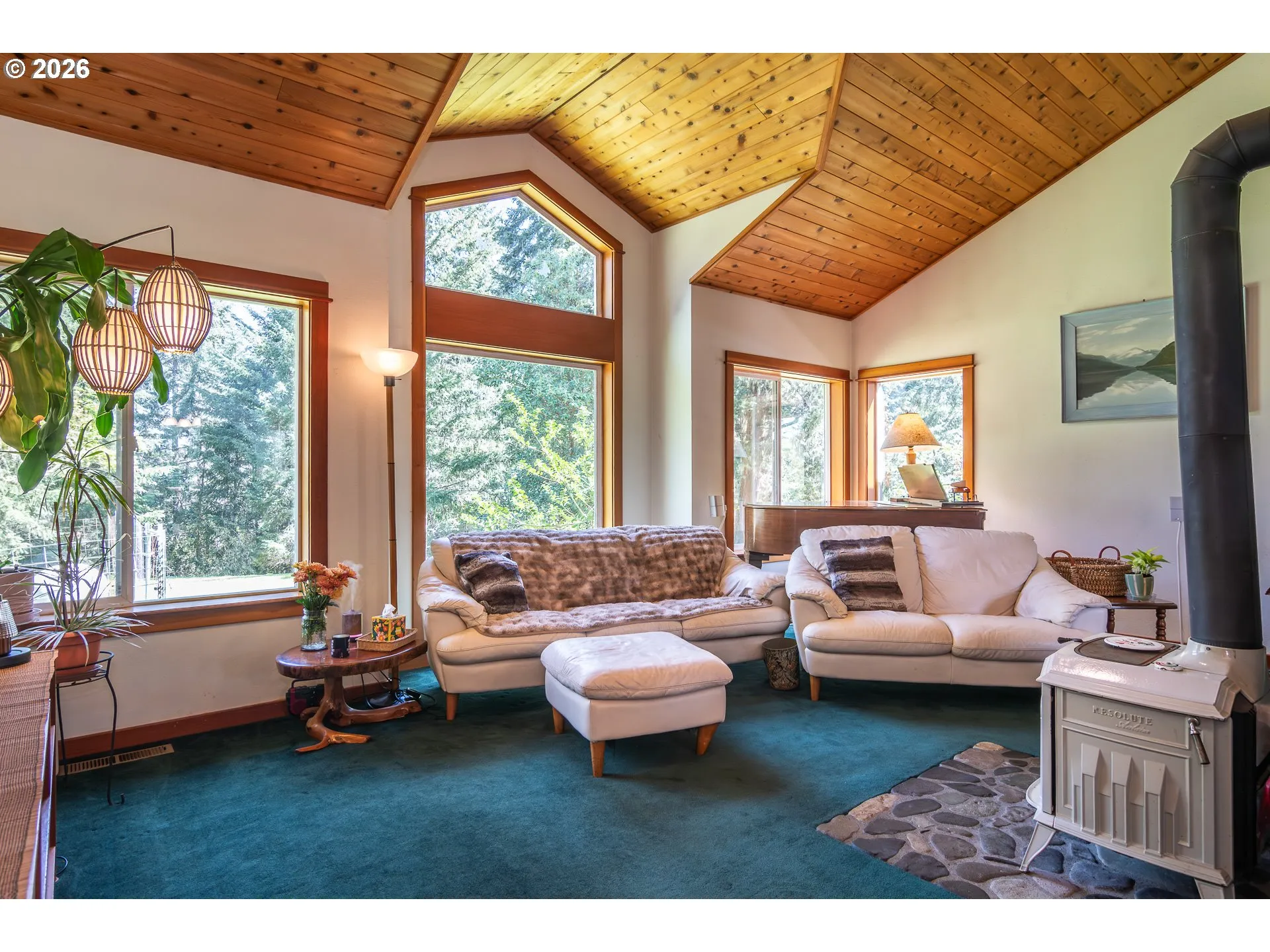 Living Room-Vaulted Ceilings