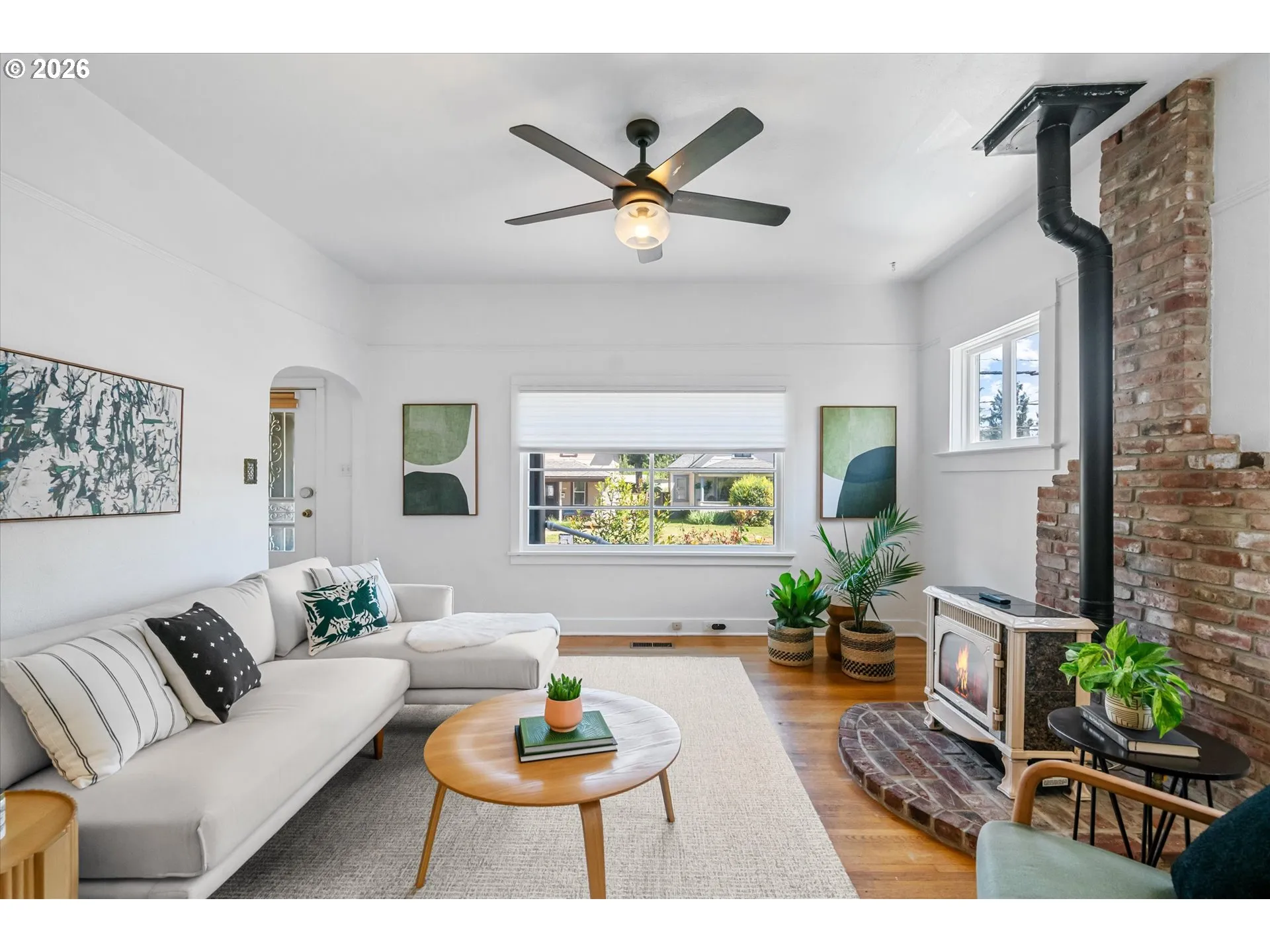 Living Room-Ceiling Fan