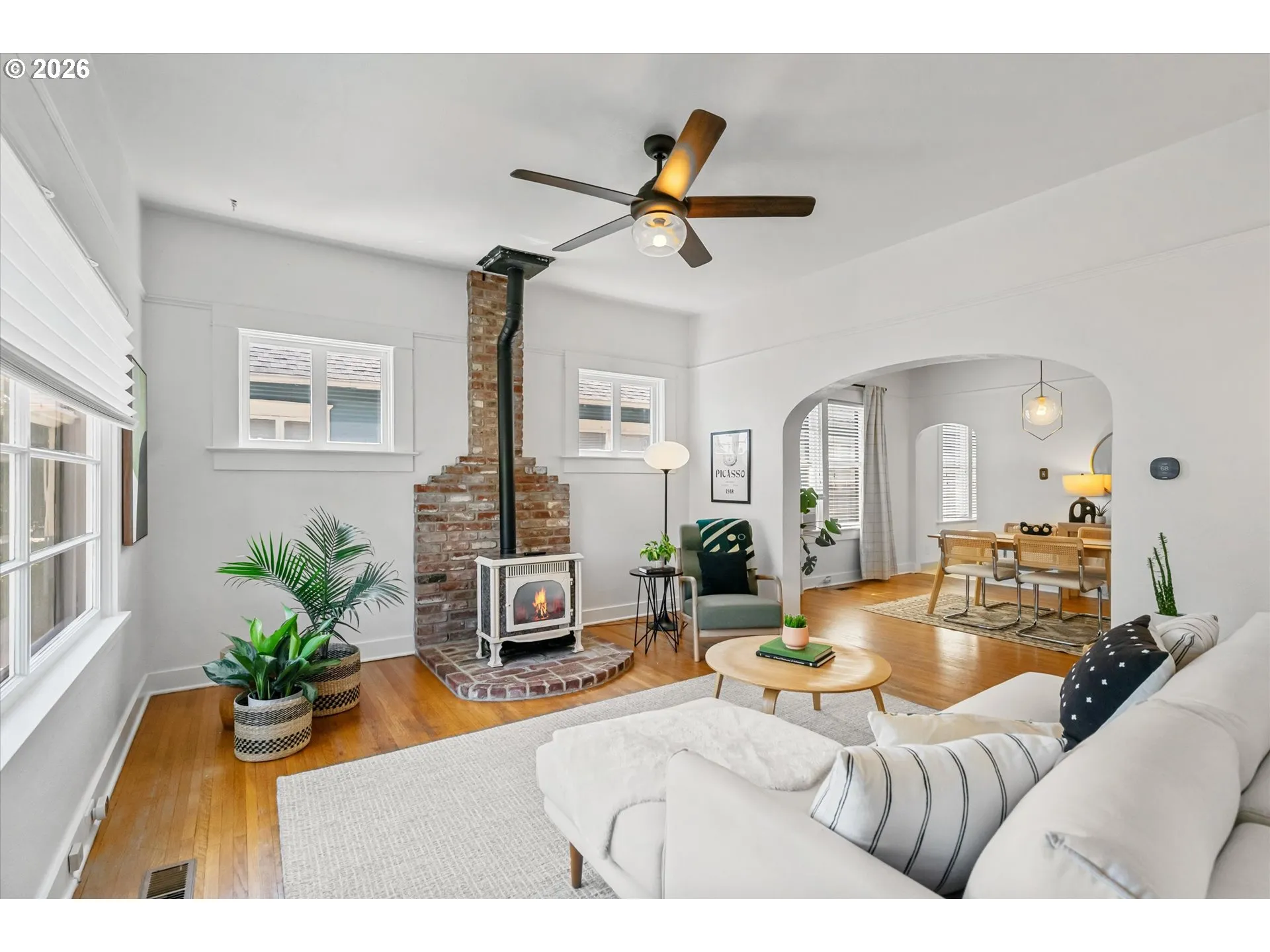 Living Room-Fireplace