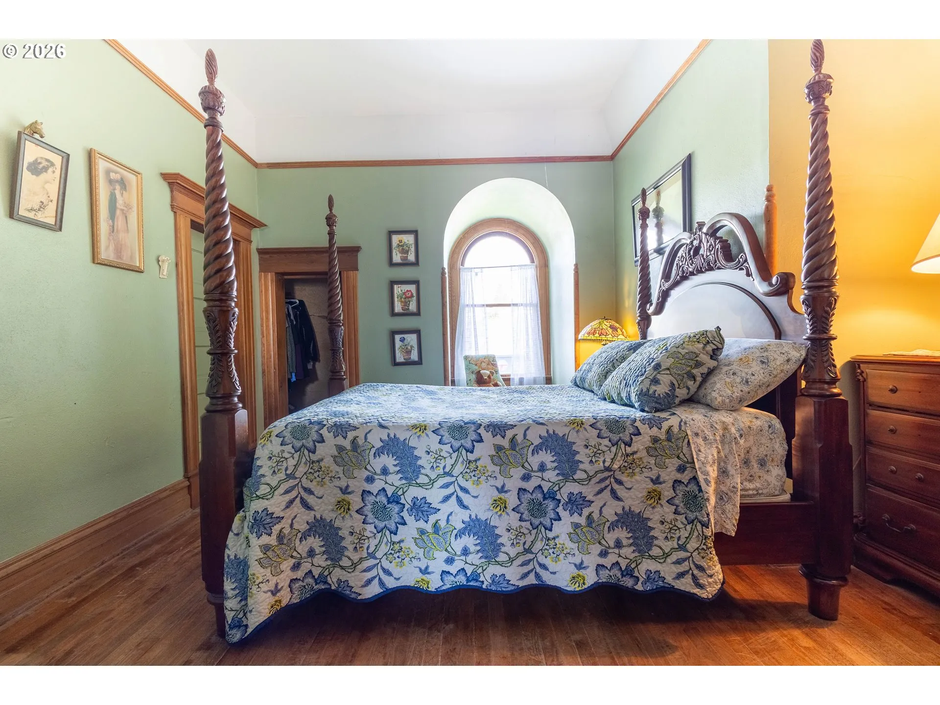 Primary Bedroom-Upper