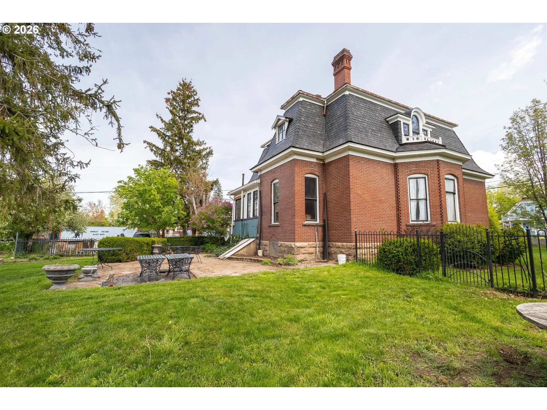 Yard-Back