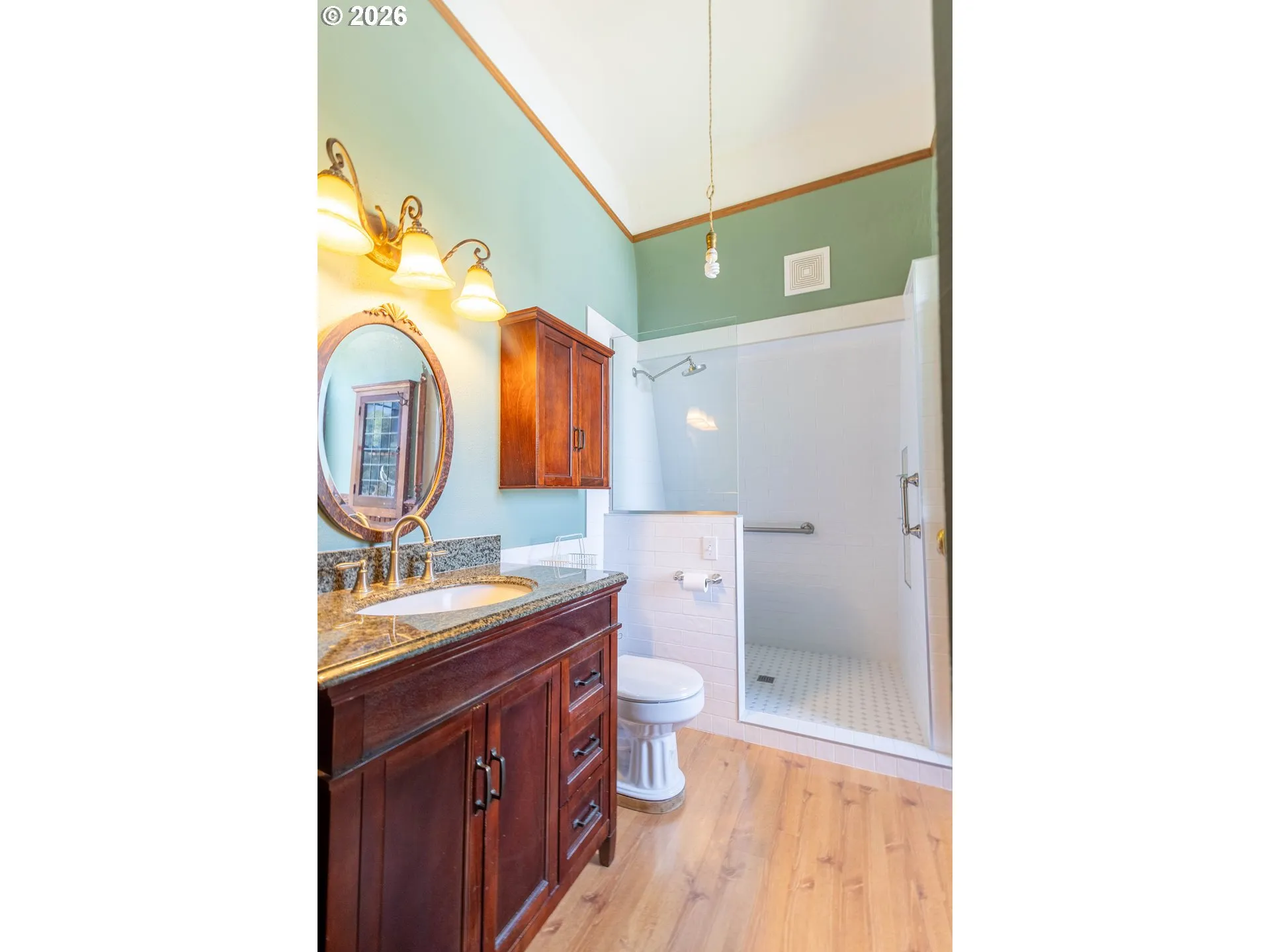 Bathroom, Attached-Upper