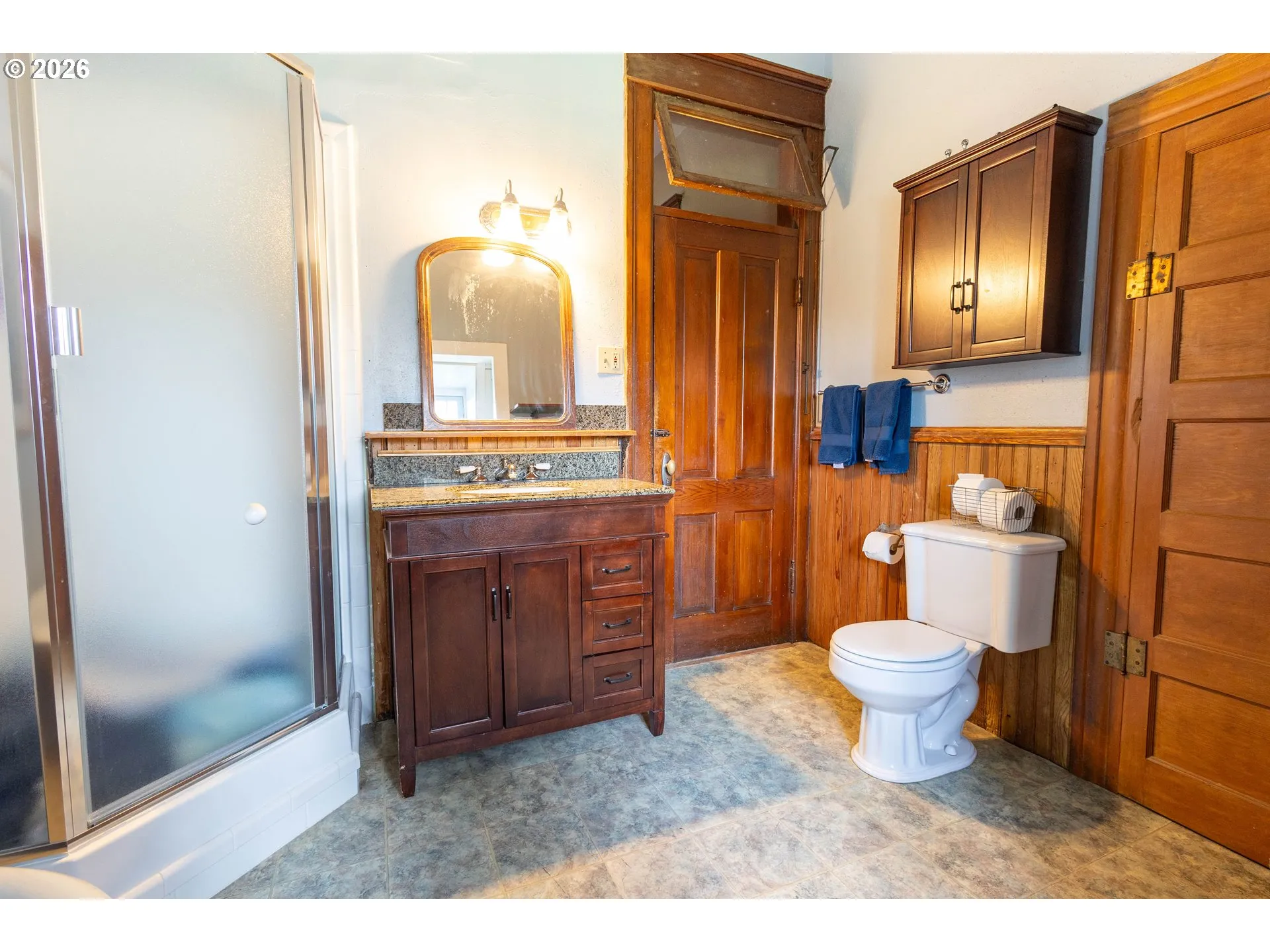 Bathroom-Upper