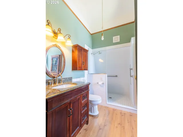 Bathroom, Attached-Upper