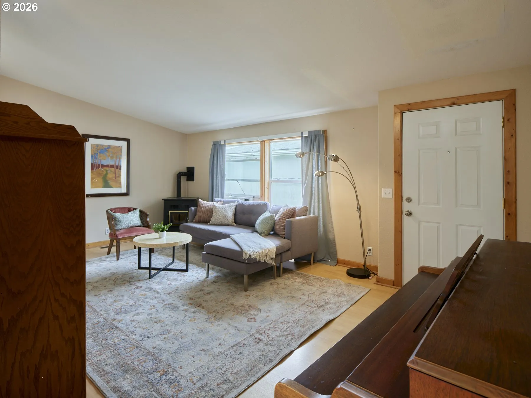 Living Room-Vaulted Ceilings