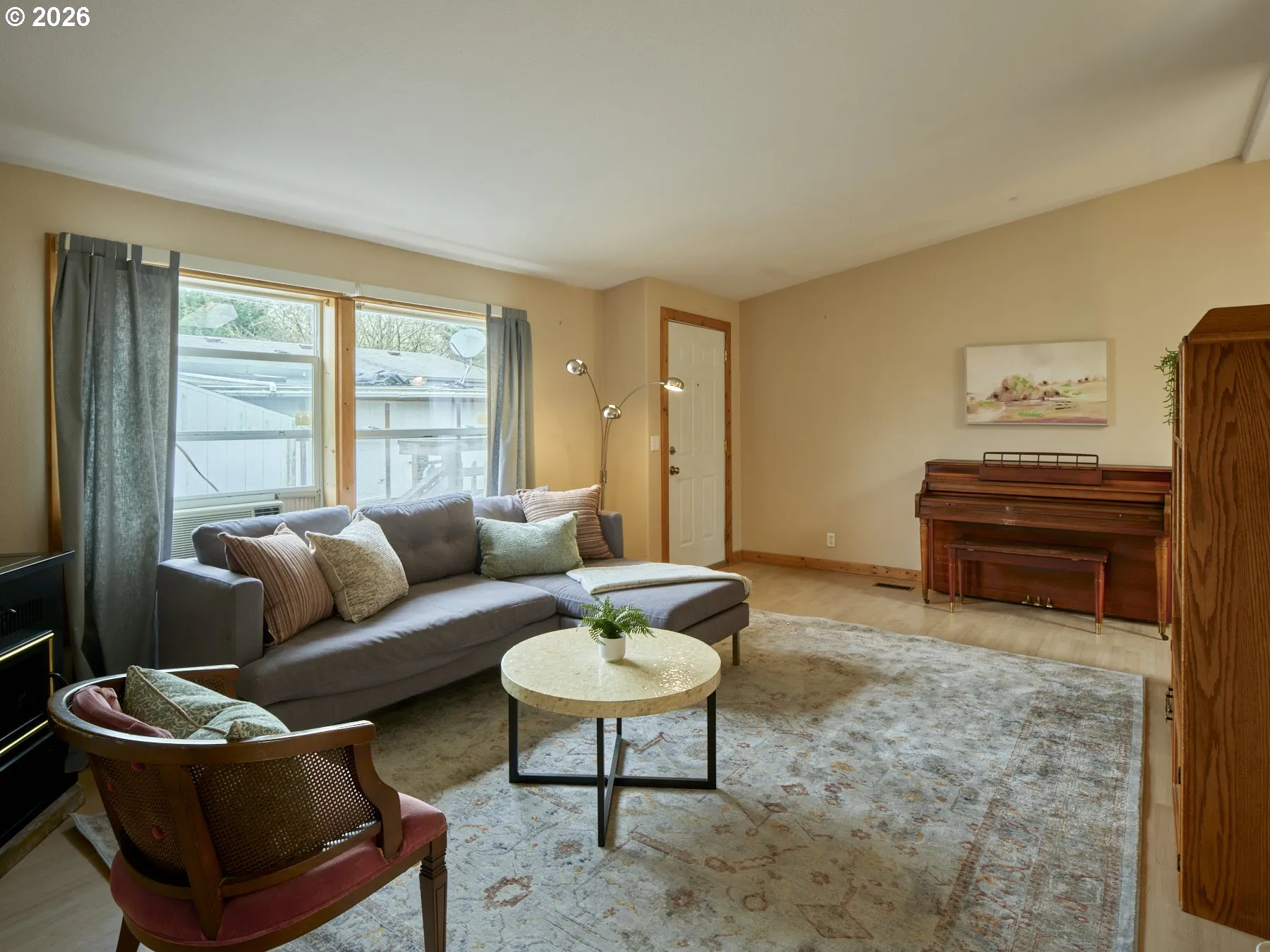Living Room-Vaulted Ceilings