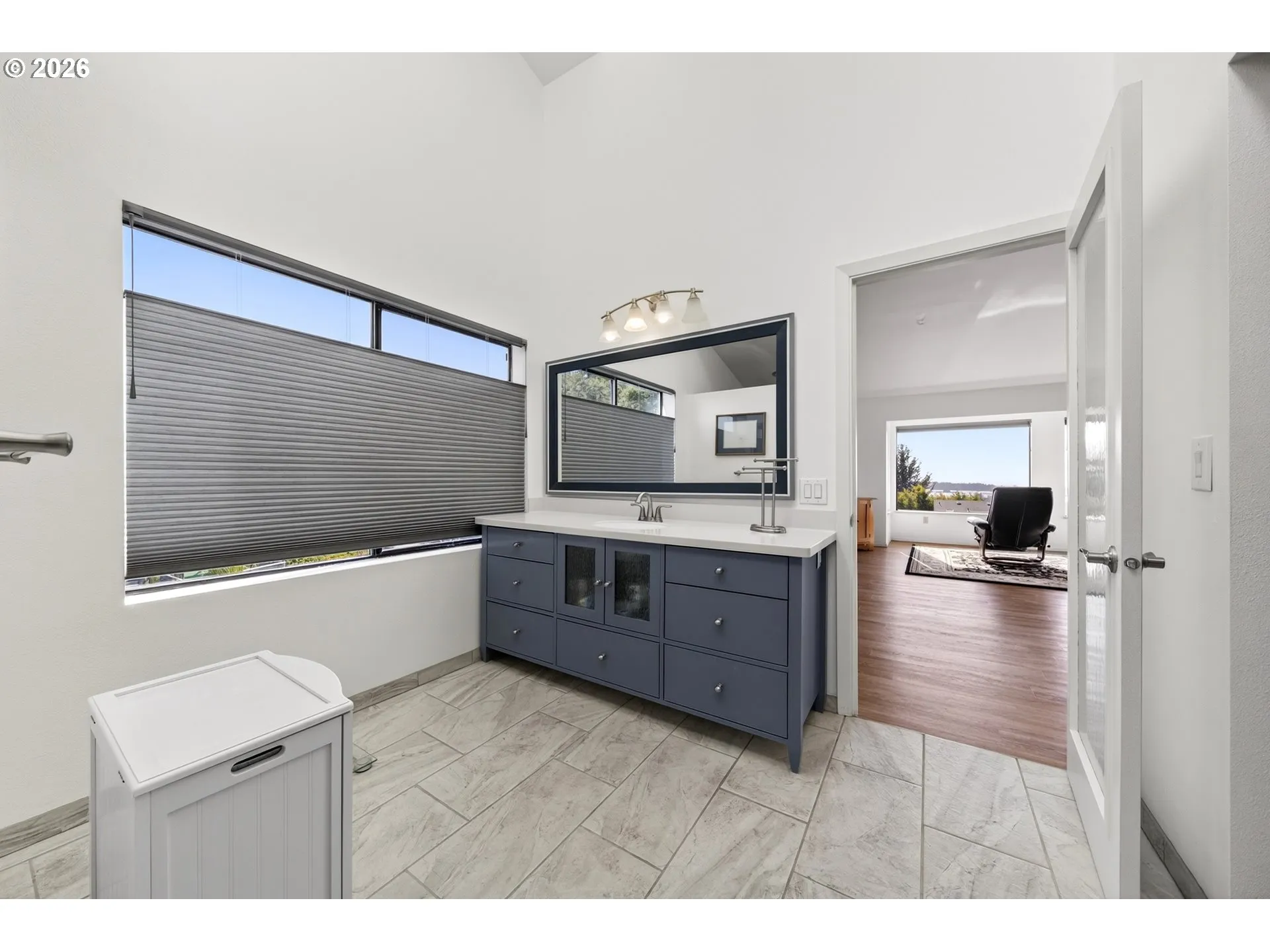 En Suite Bathroom-Upper