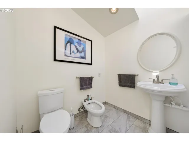 En Suite Bathroom-Upper