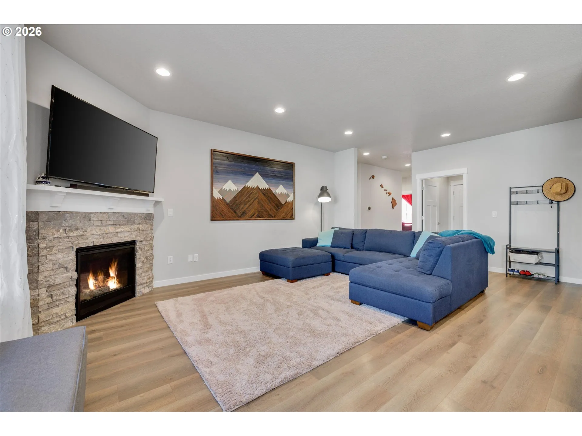 Living Room-Fireplace