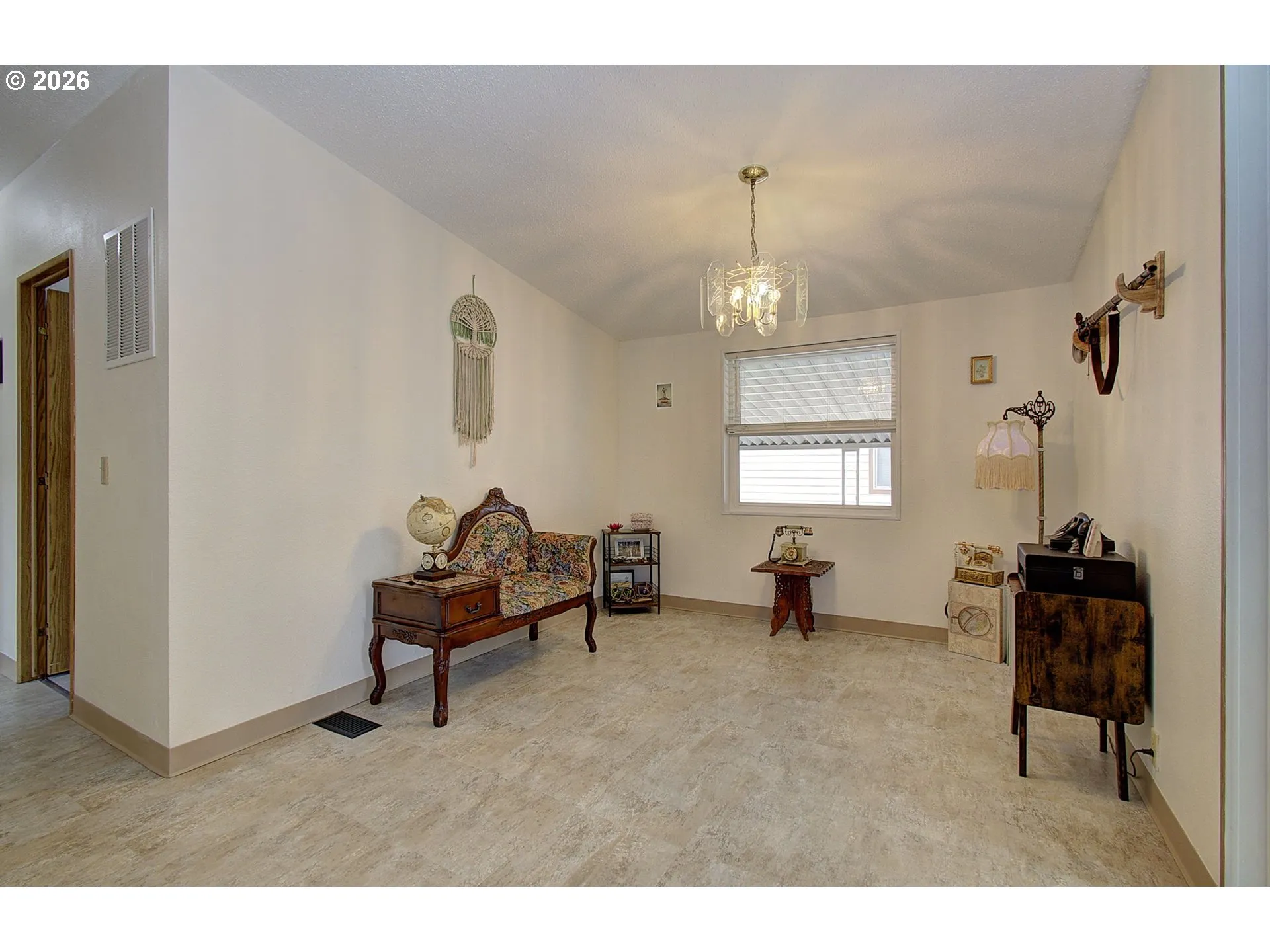 Dining Room-Vaulted Ceilings