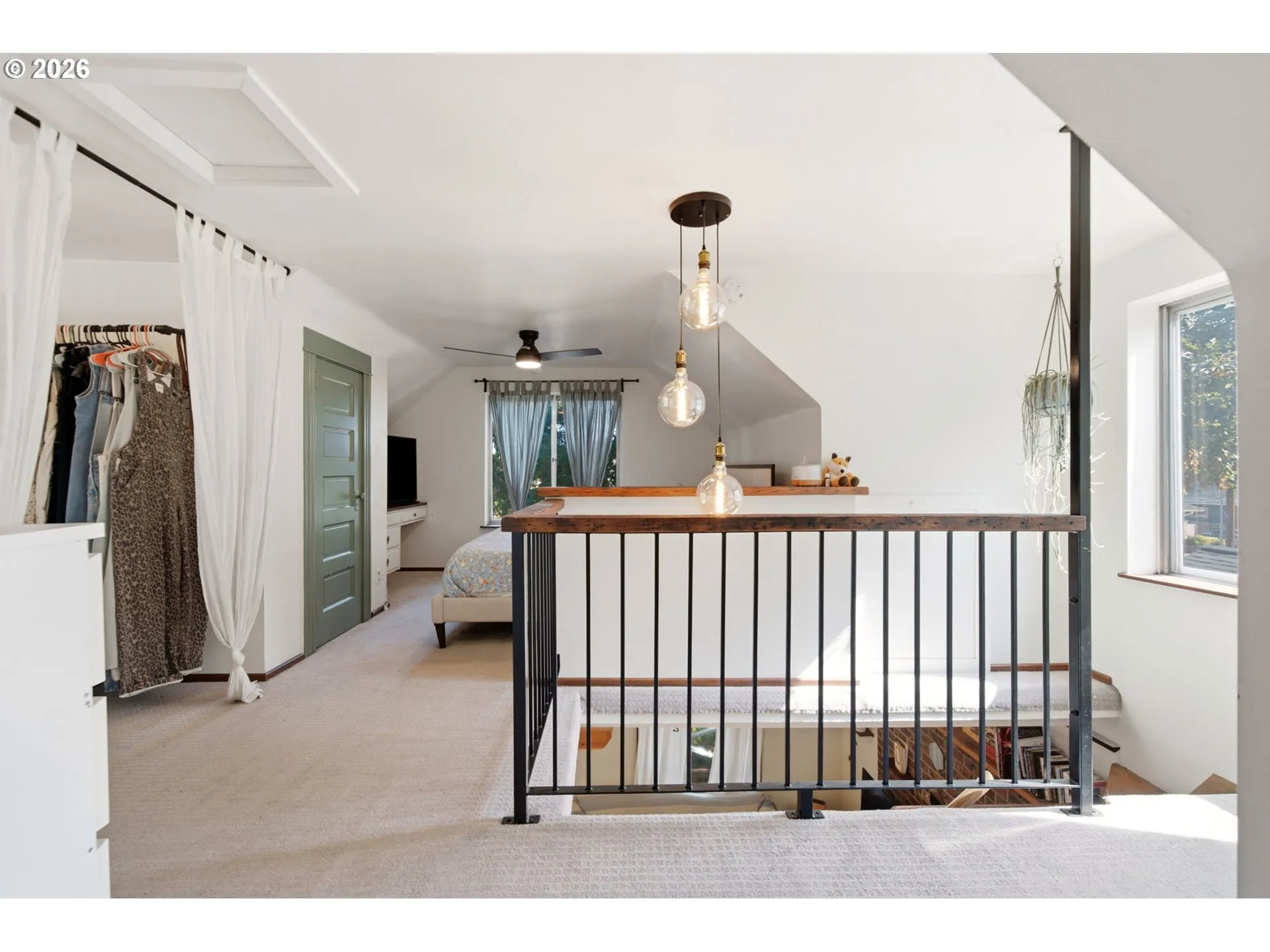 Primary Bedroom-Upper