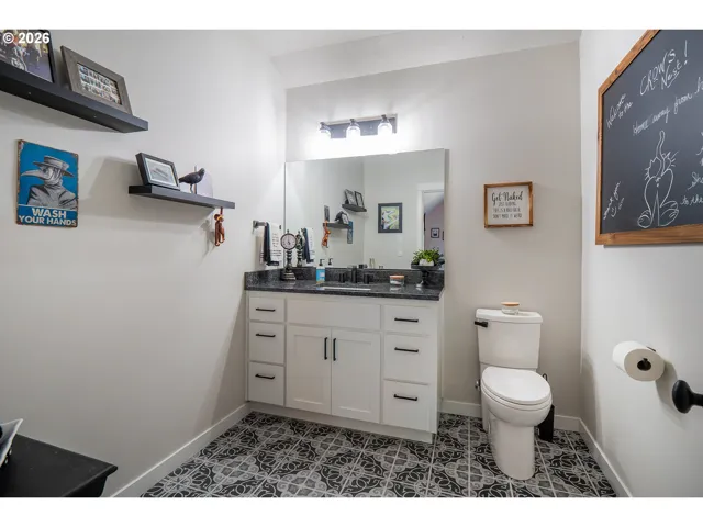 Bathroom-Upper