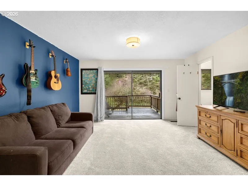 Bedroom, Owner's Suite-Main