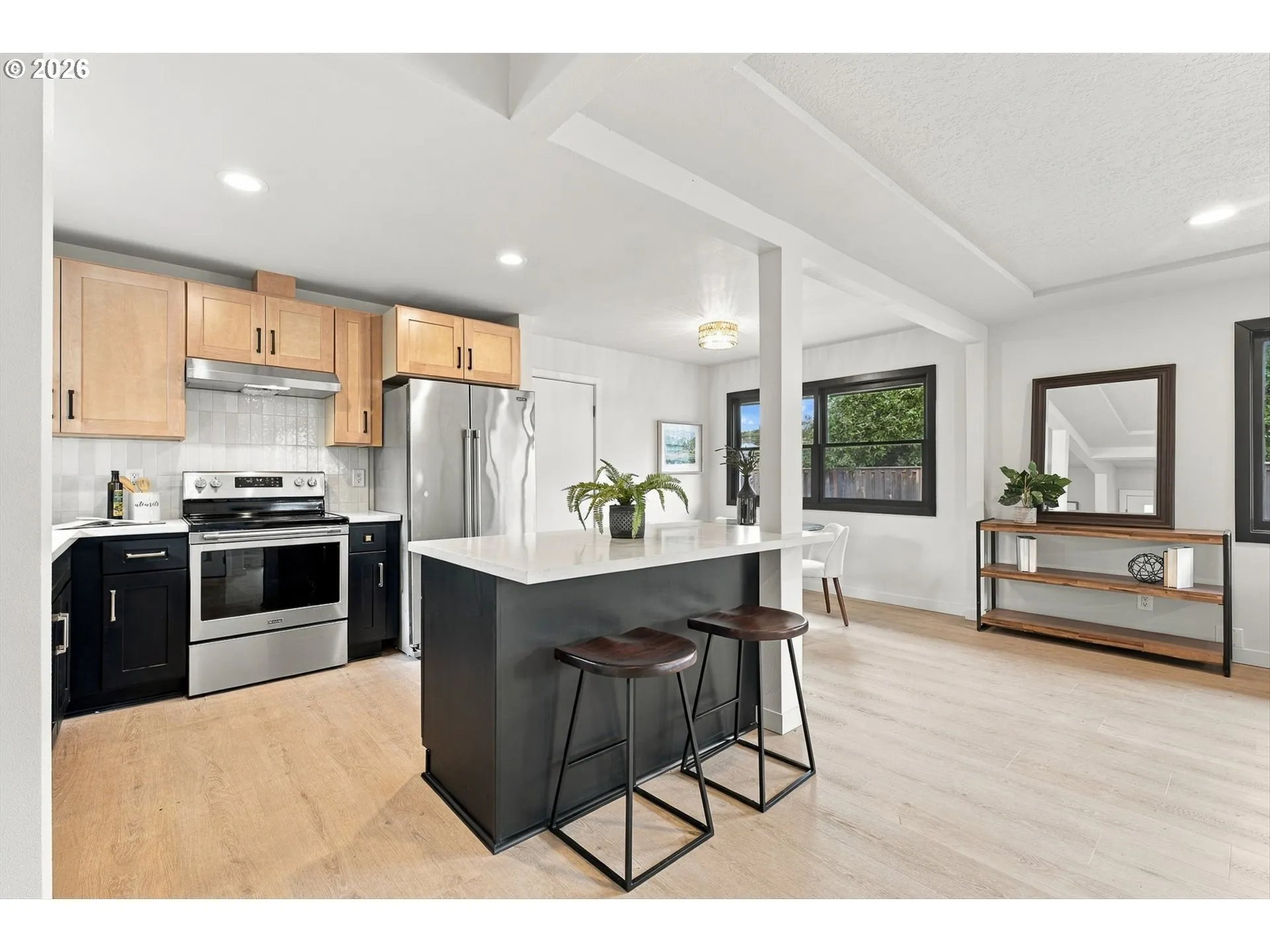 Kitchen-Breakfast Bar