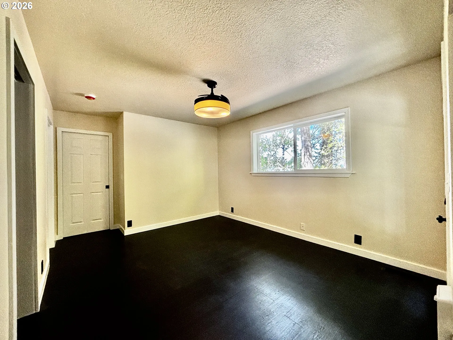 Bedroom, Owner's Suite-Main