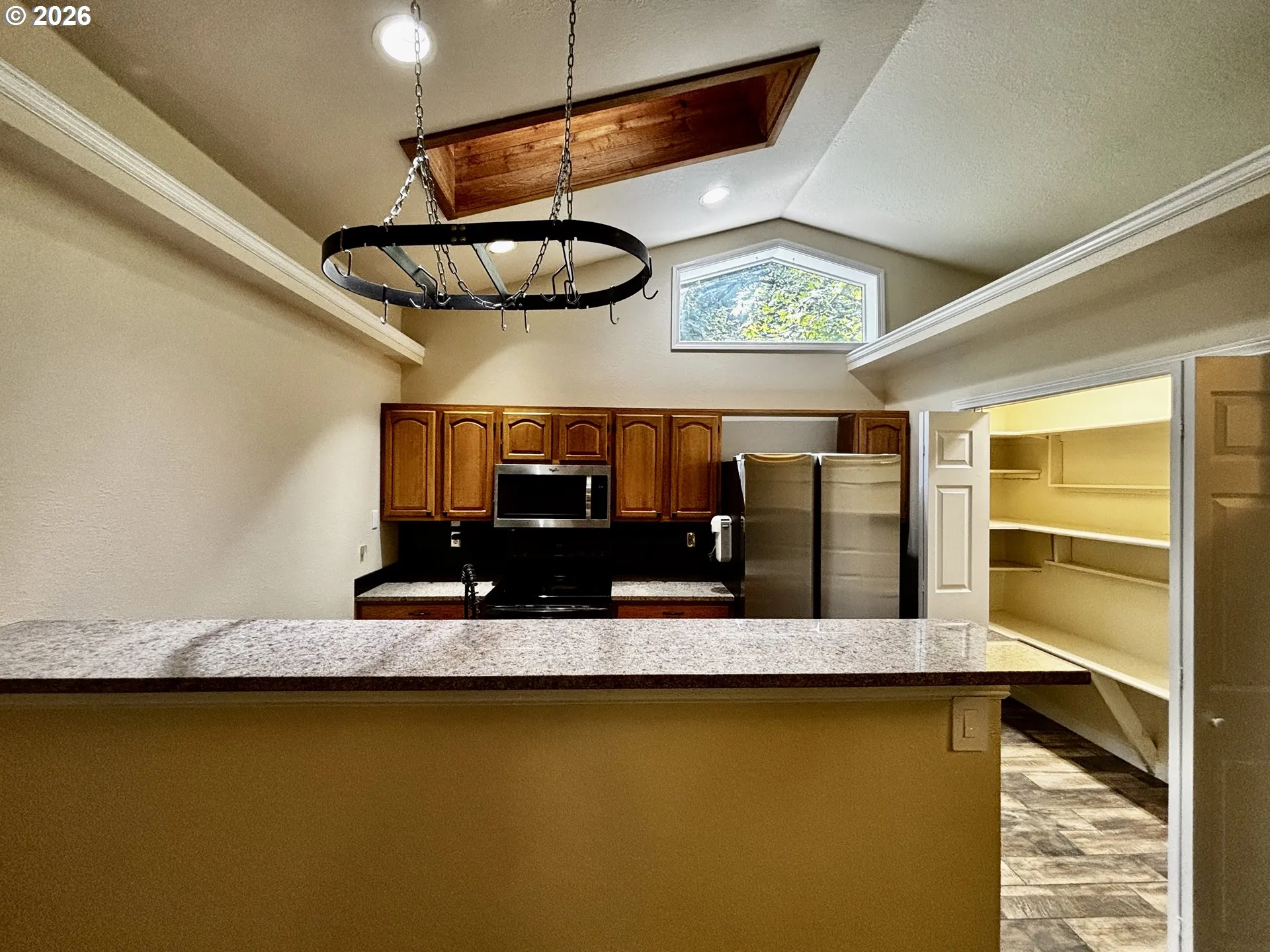 Kitchen-Breakfast Bar