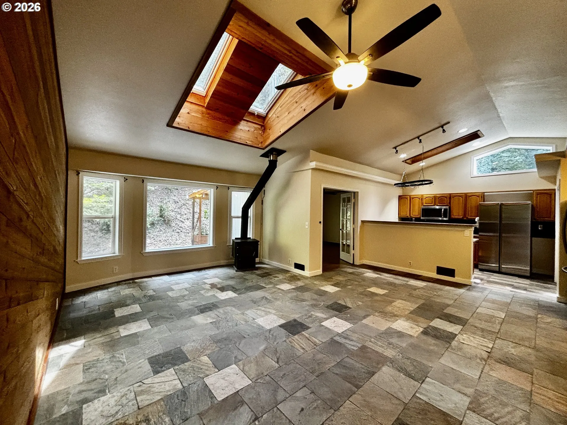 Living Room-Ceiling Fan