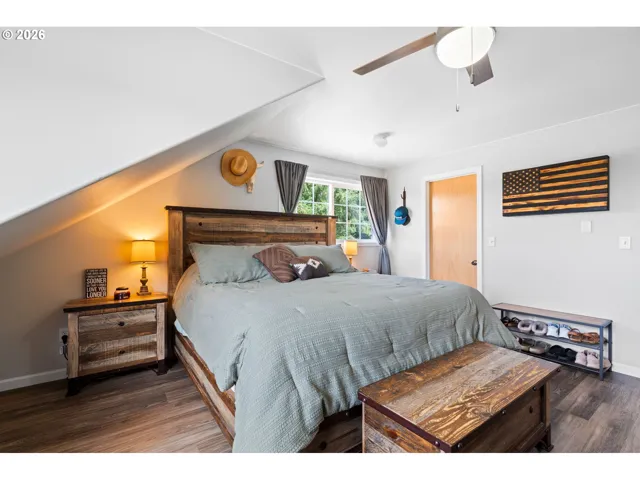 Primary Bedroom-Walk-In Closet