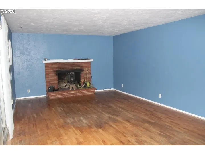 Living Room-Ceiling Fan