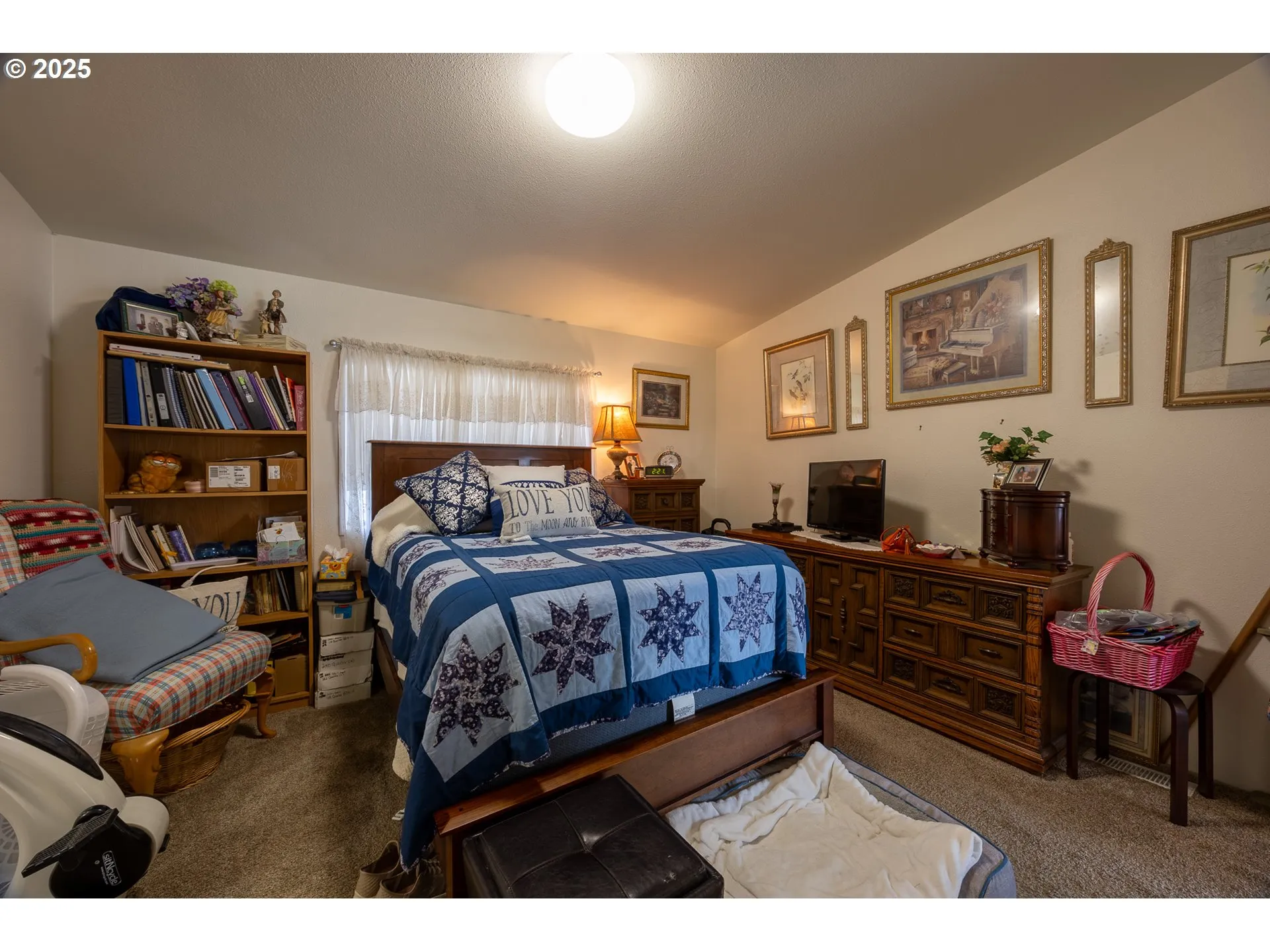 Bedroom, Primary