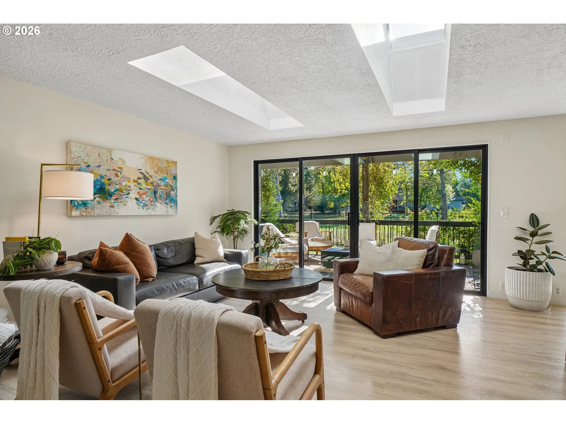 Living Room-Vaulted Ceilings