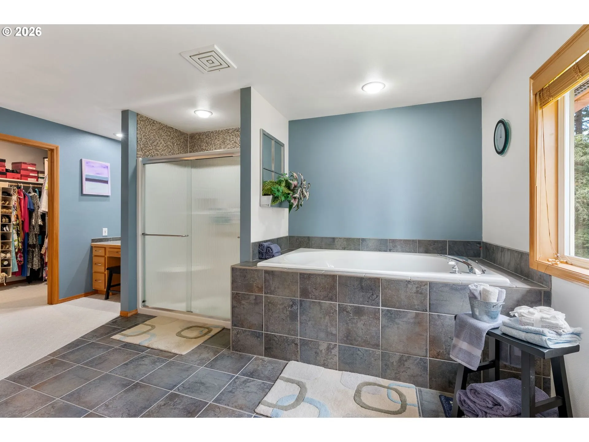 Bathroom, Attached-Garden Tub