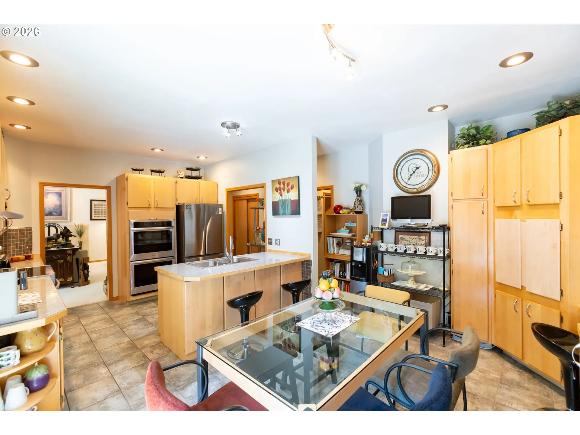 Kitchen-Eating Area