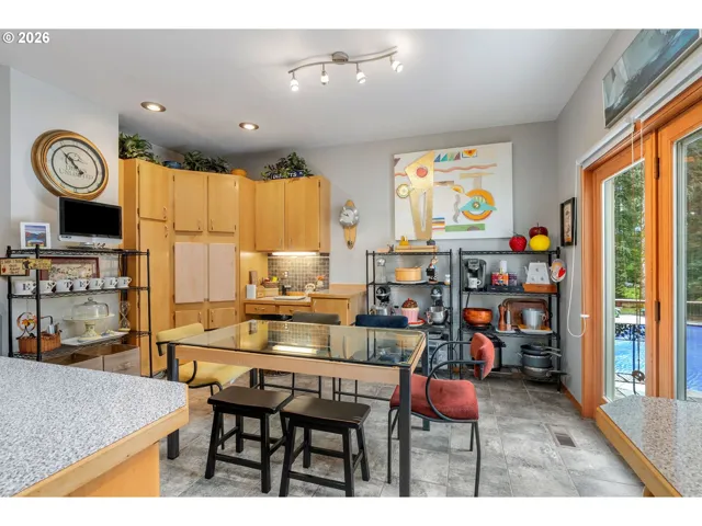 Kitchen/Nook-Eating Area