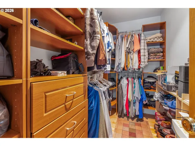 Bedroom-Walk-In Closet