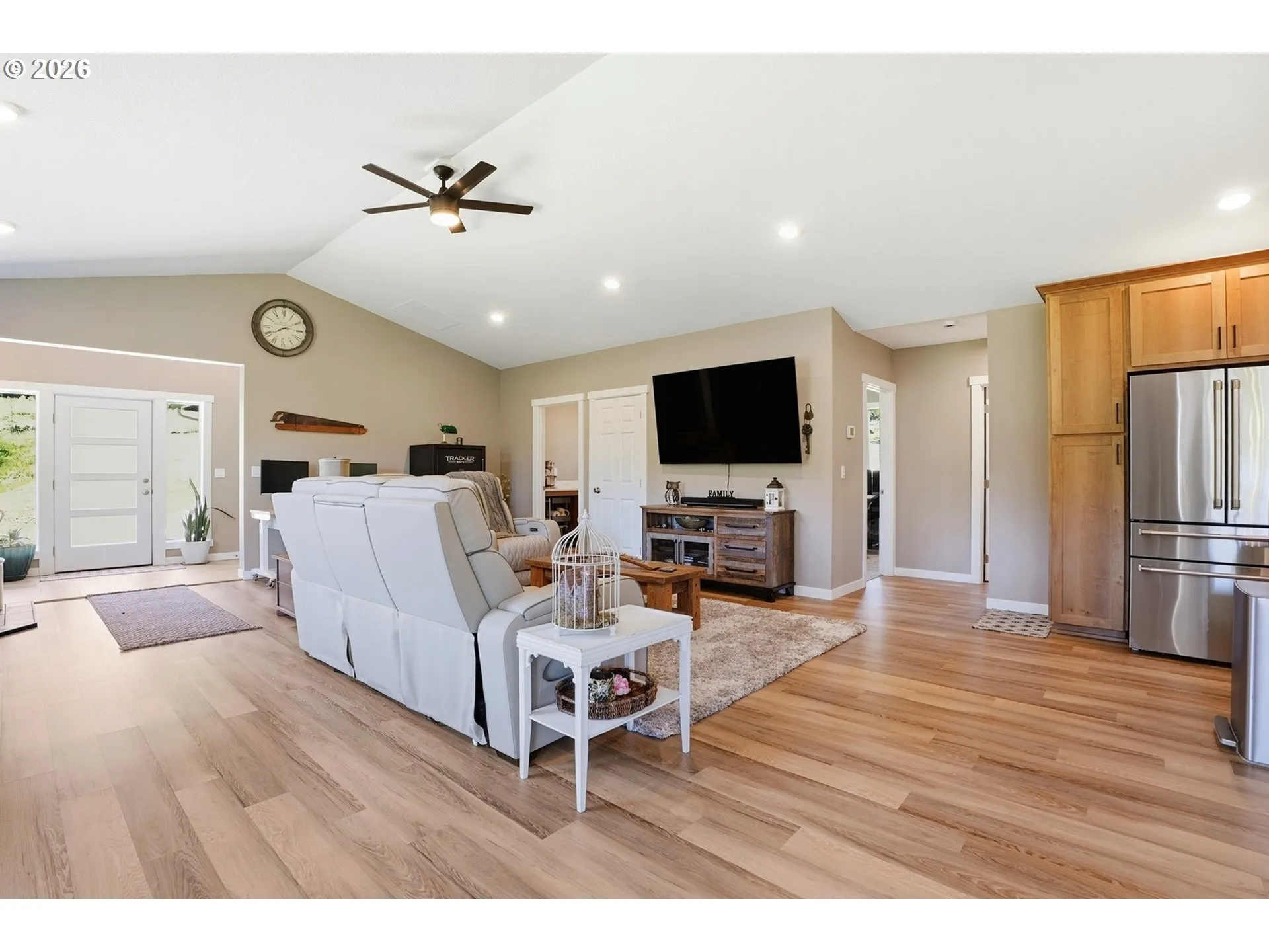 Living Room-Ceiling Fan