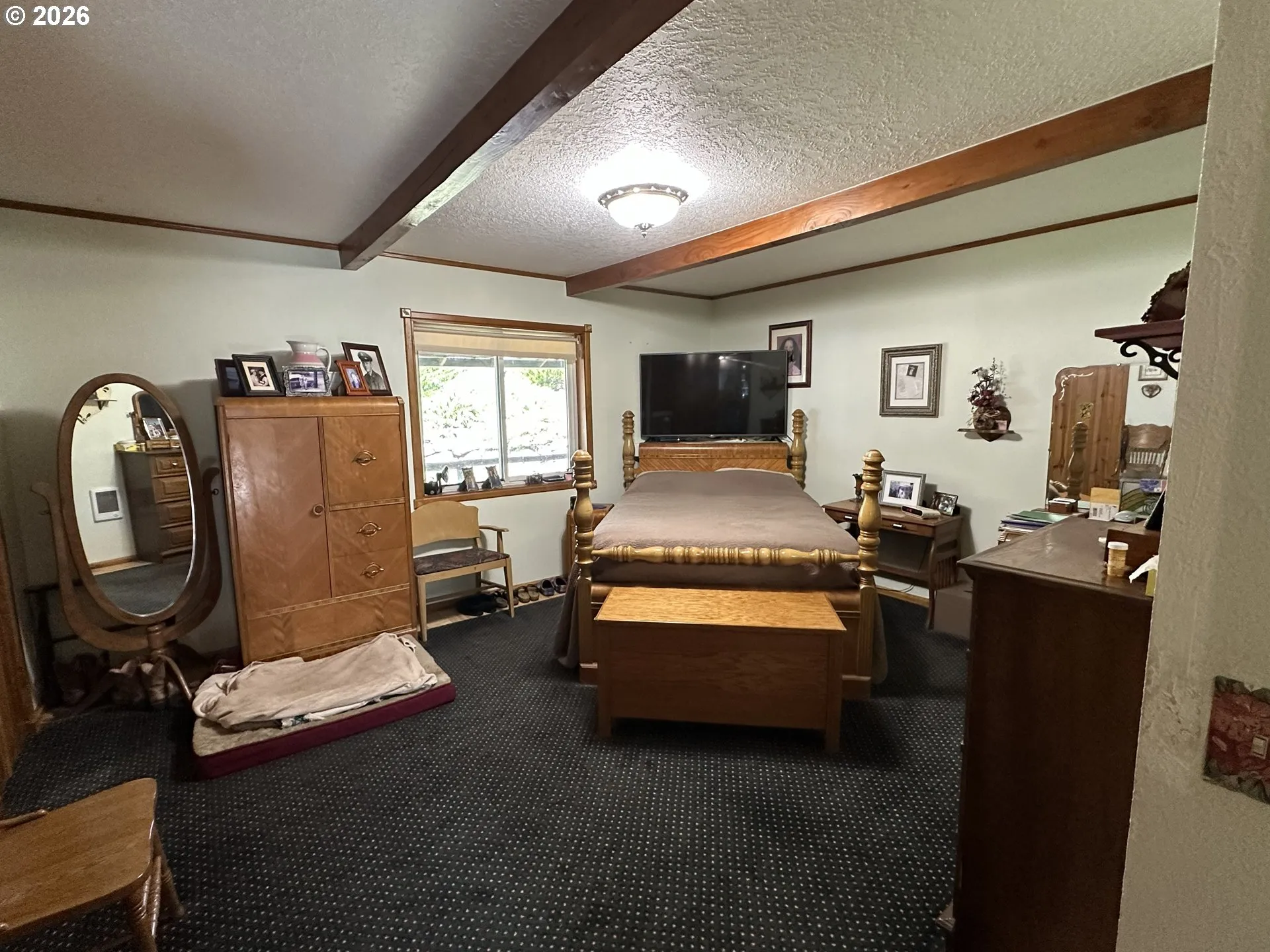 Bedroom, Primary