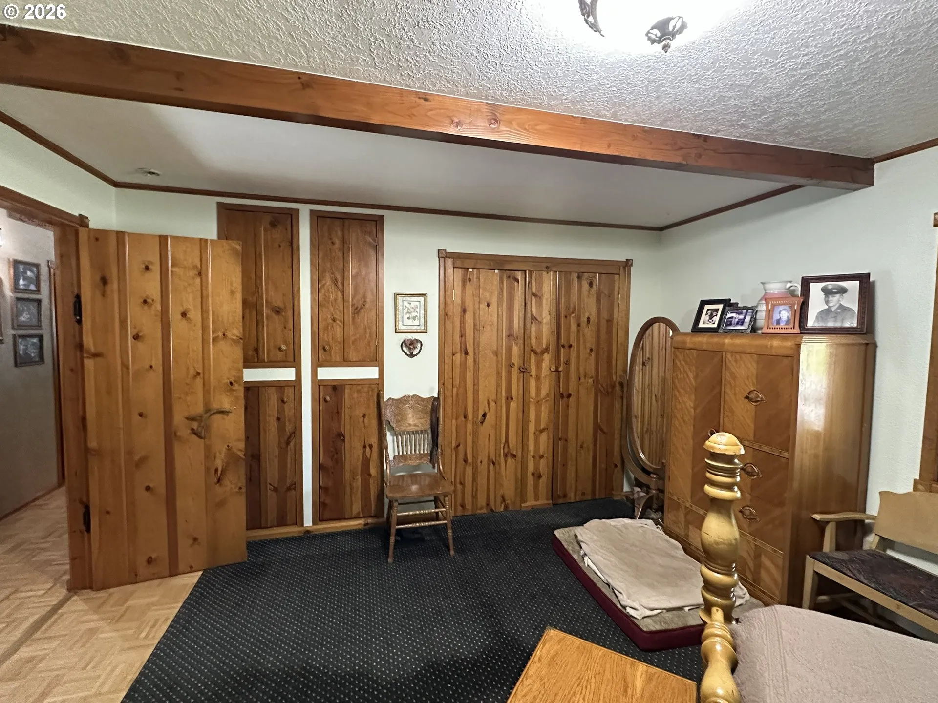 Bedroom, Primary