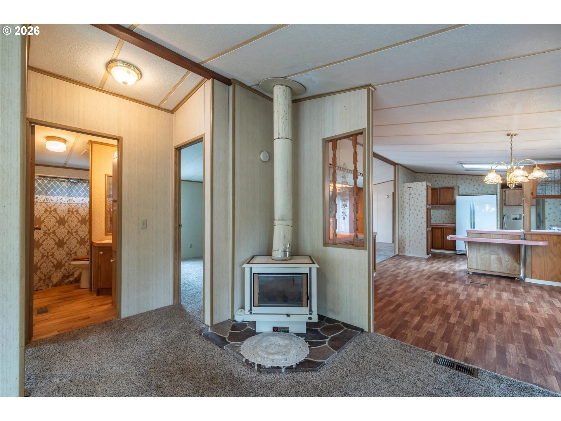 Living Room-Fireplace