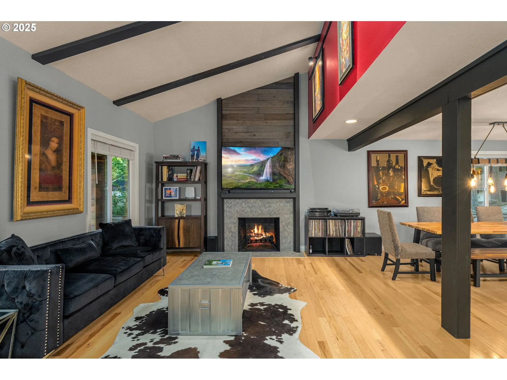 Living Room-Vaulted Ceilings