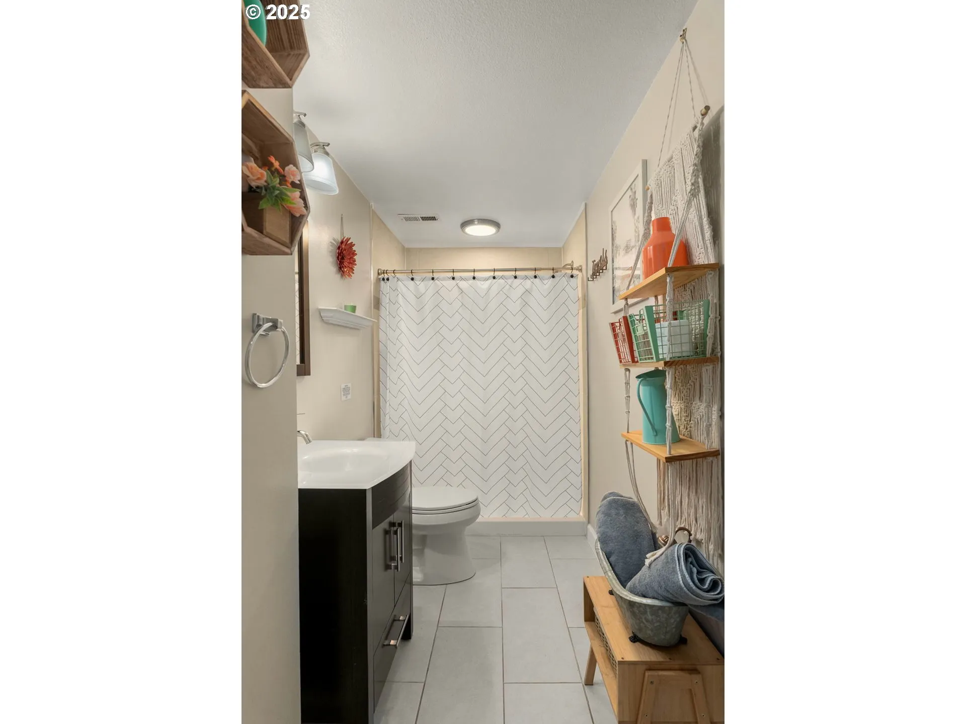 Bathroom-Lower