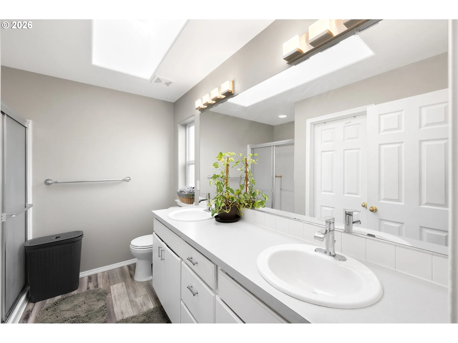 Bathroom, Attached