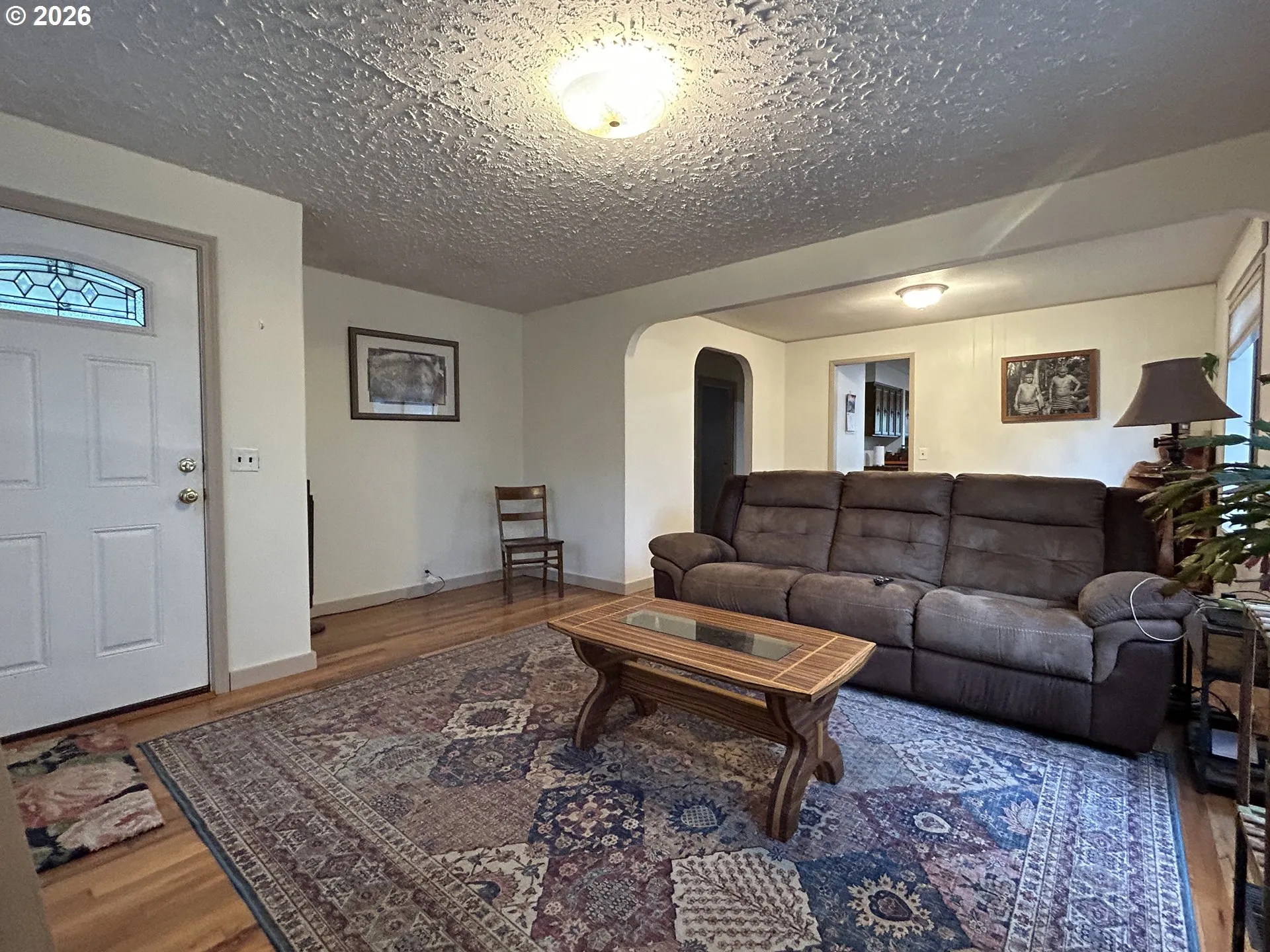 Living Room/Entrance