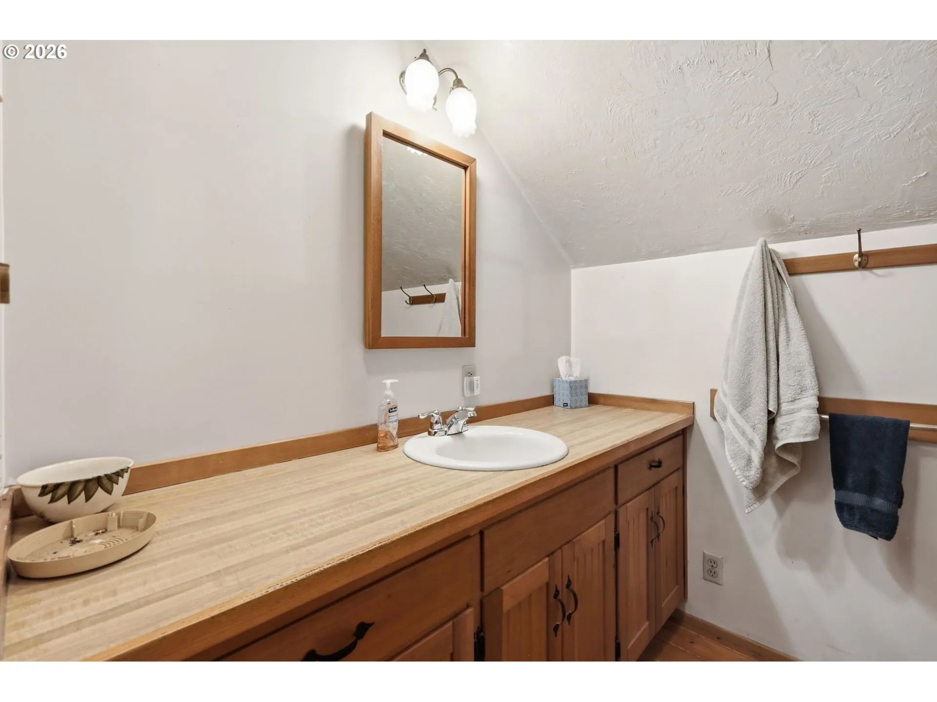 Bathroom-Upper