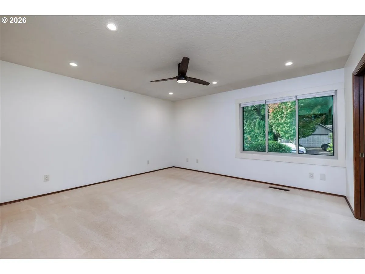 Bedroom, Primary-Ceiling Fan