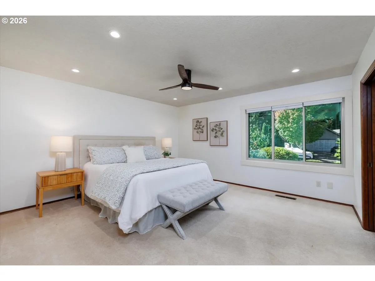 Bedroom, Owner's Suite-Main