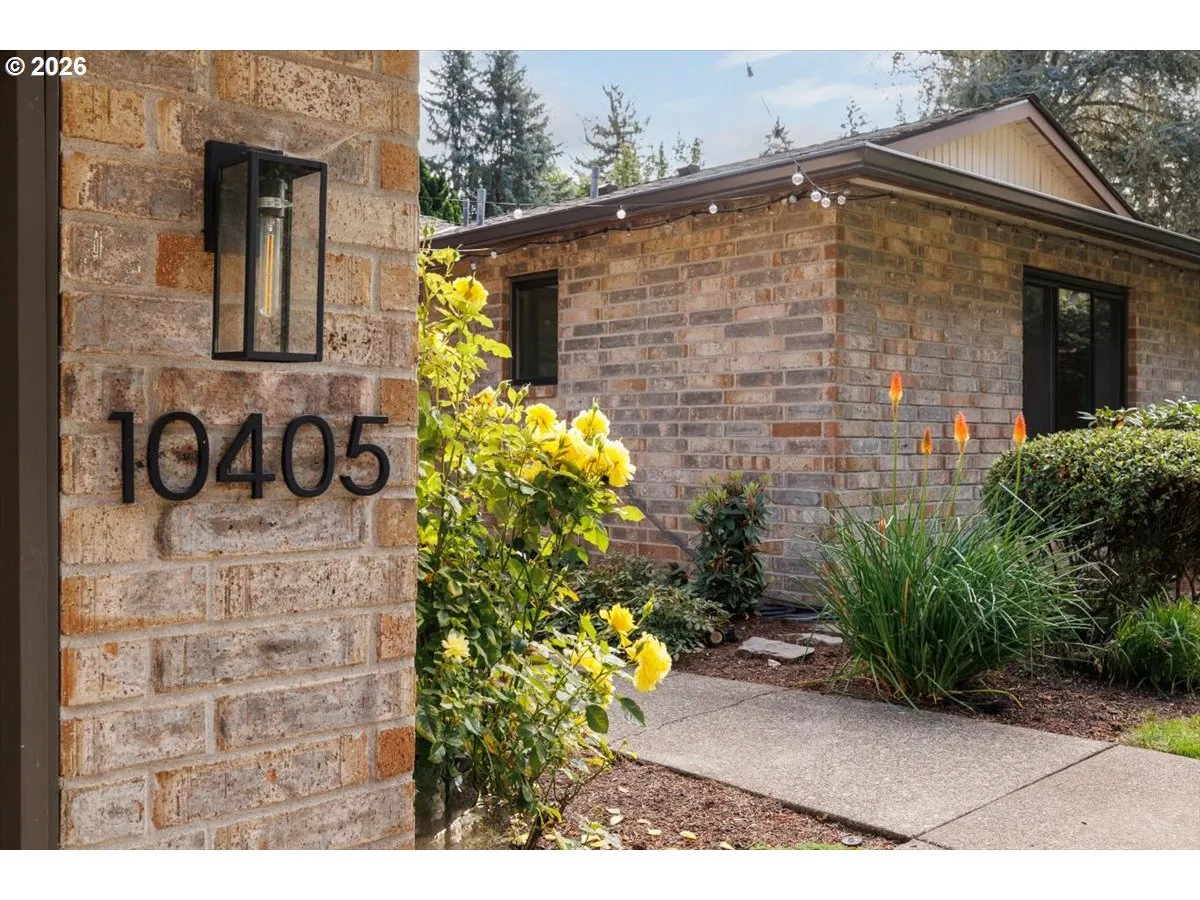Exterior-SE Facing