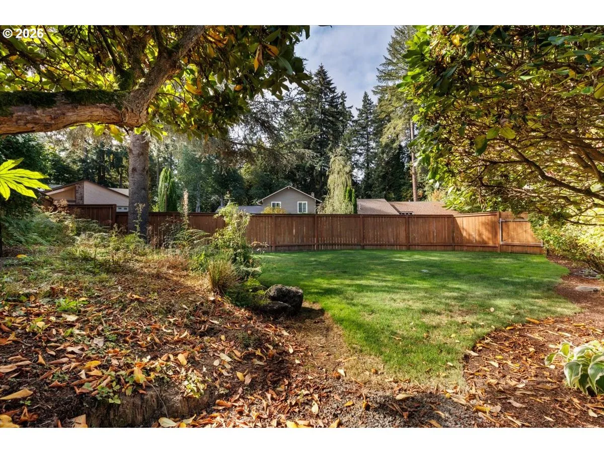 Yard-Fenced