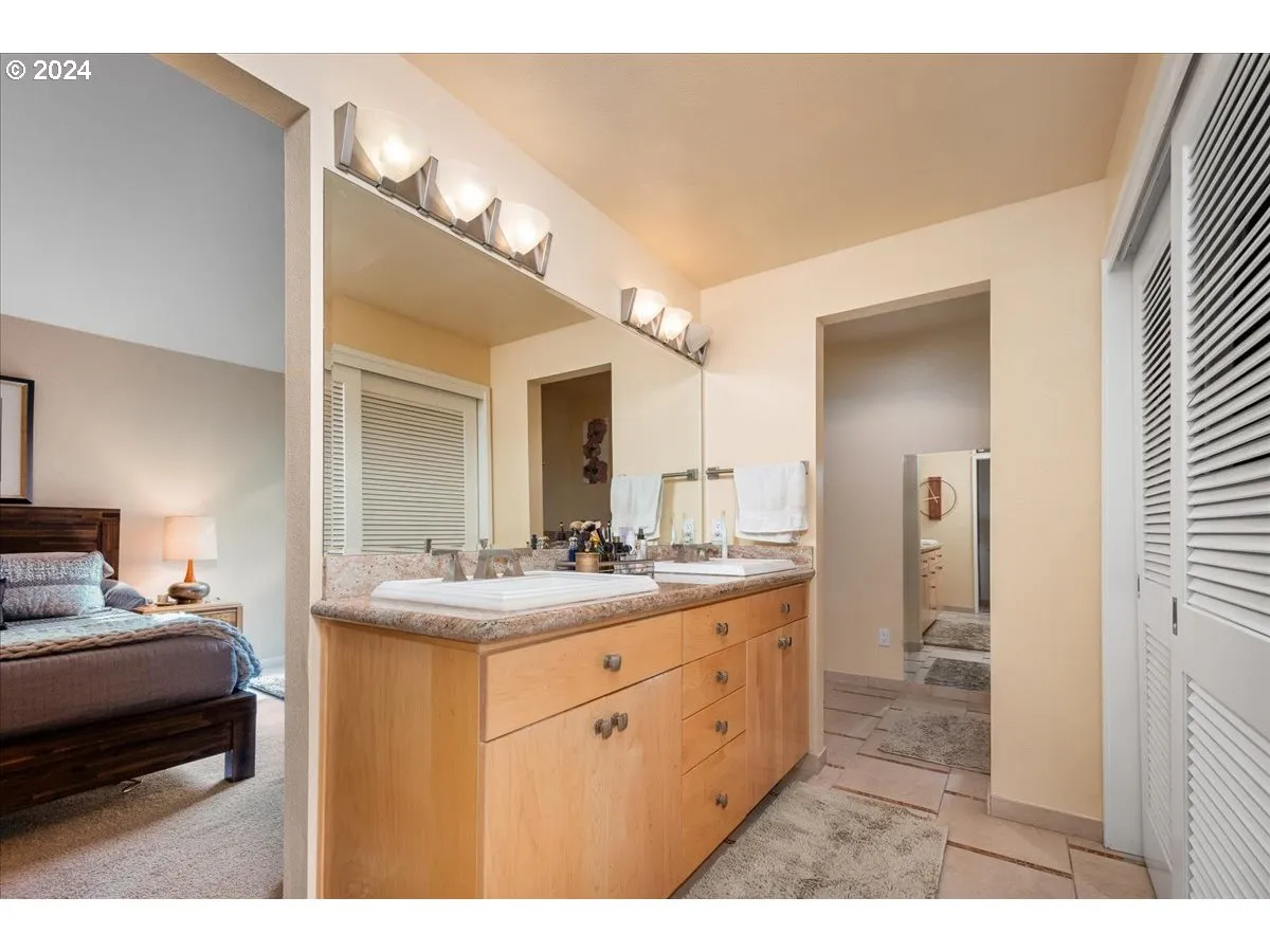 Owner's Suite Bathroom