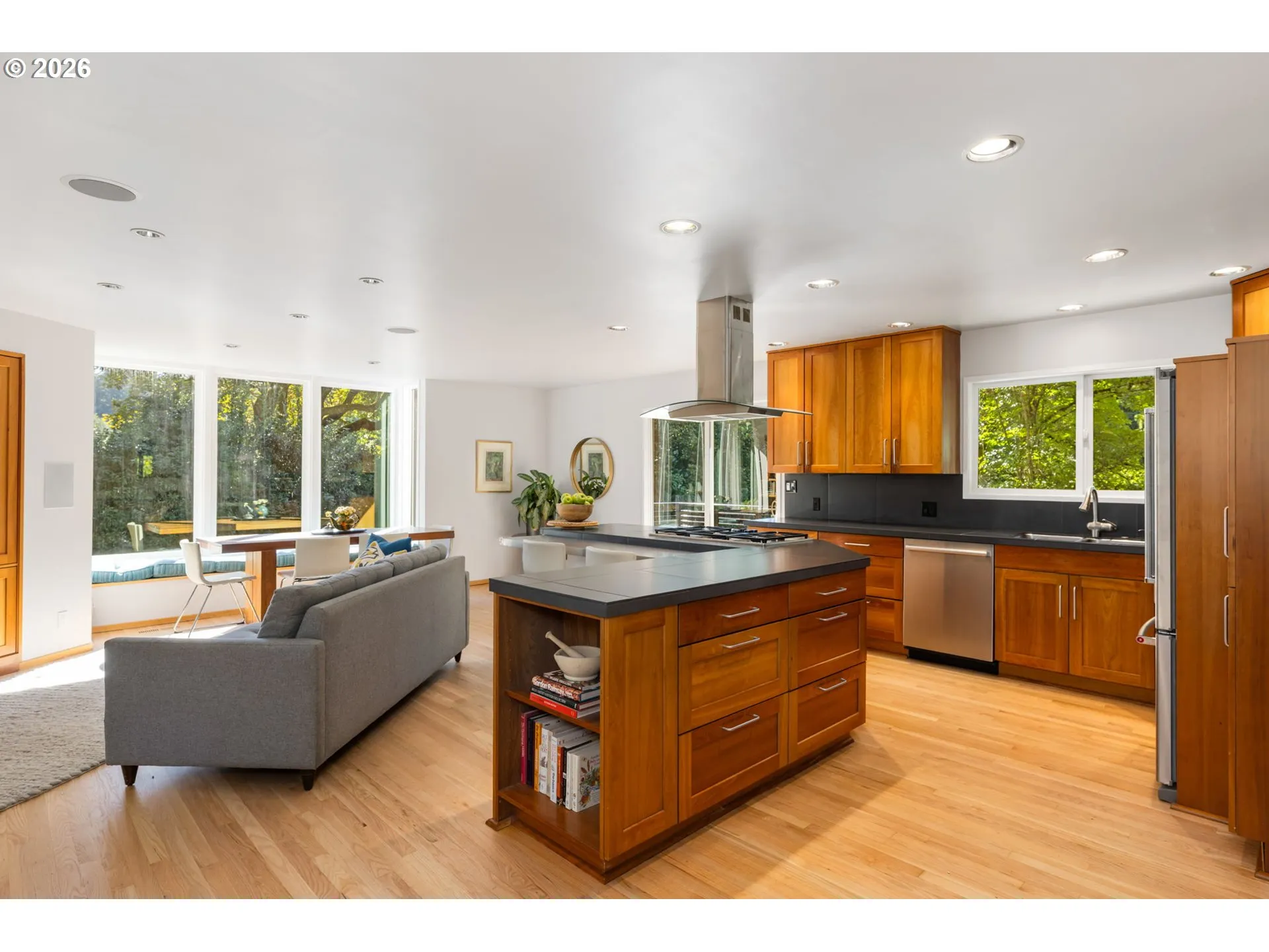 Kitchen/Family Room-Island