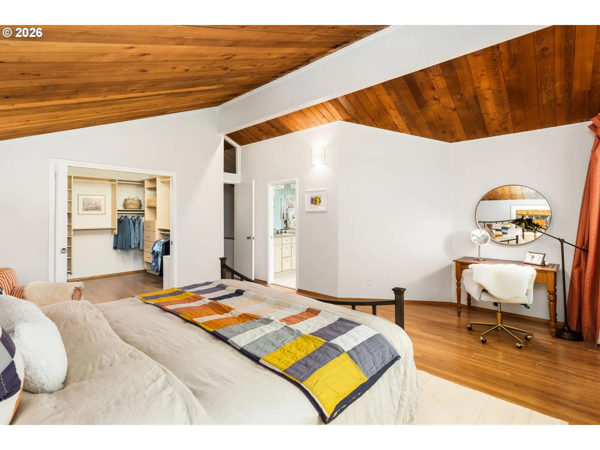 Bedroom, Primary